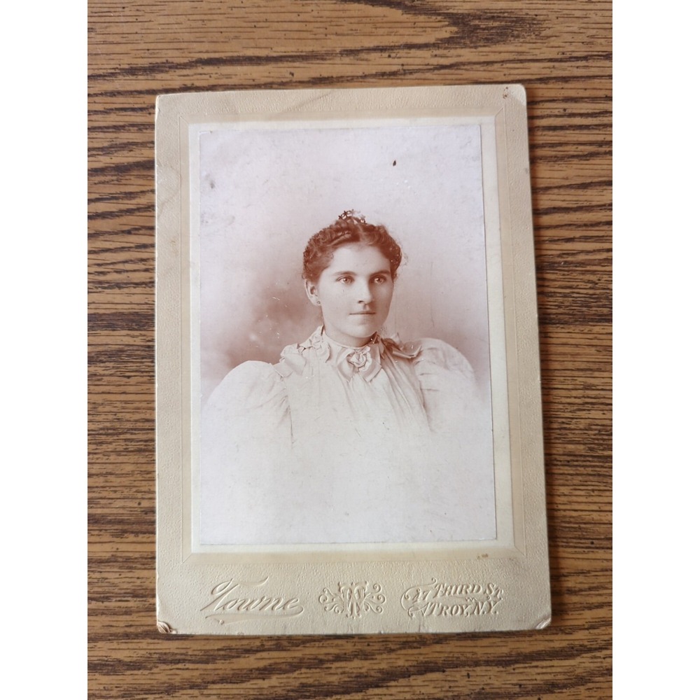 Antique Cabinet Card Woman Victorian Portrait 1800s Towne Troy New York Photo